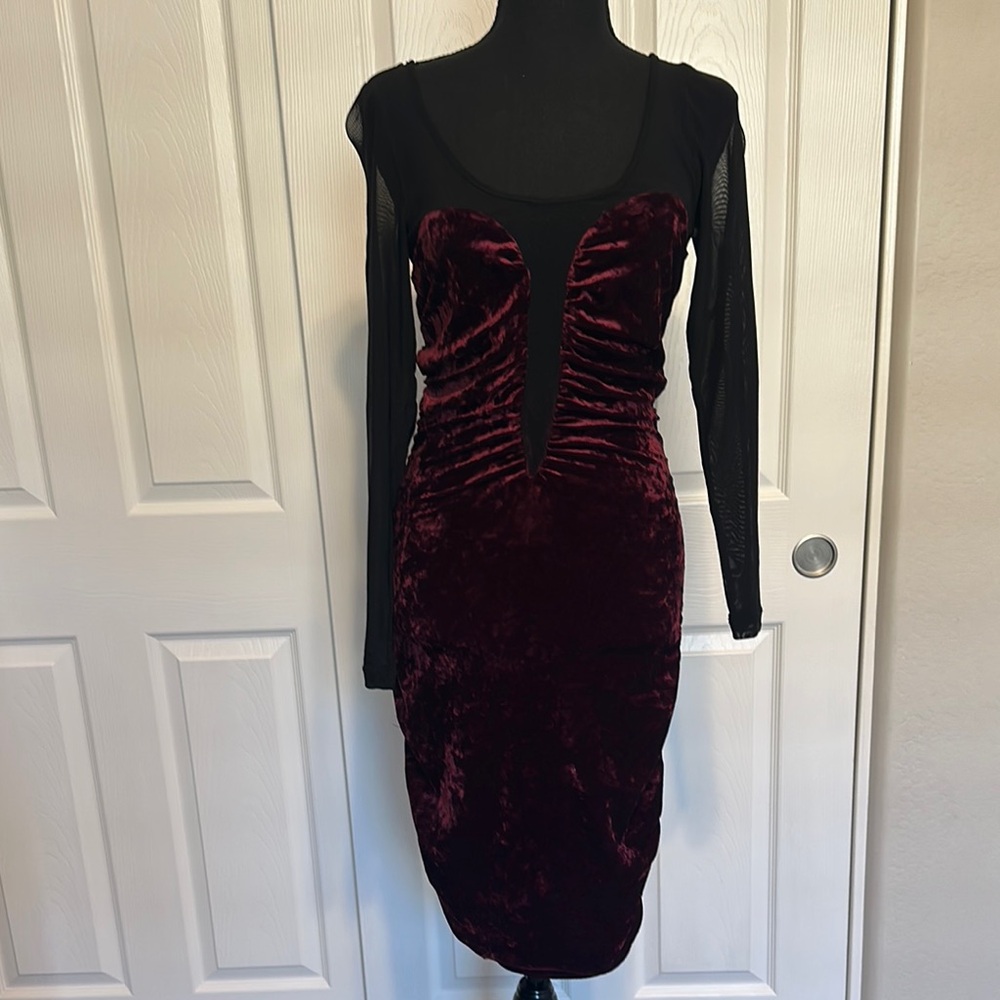Elegant Velvet Burgundy Dress Sm